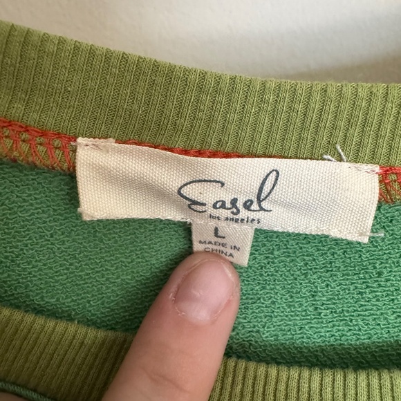 Retro Style Crewneck - Picture 2 of 2